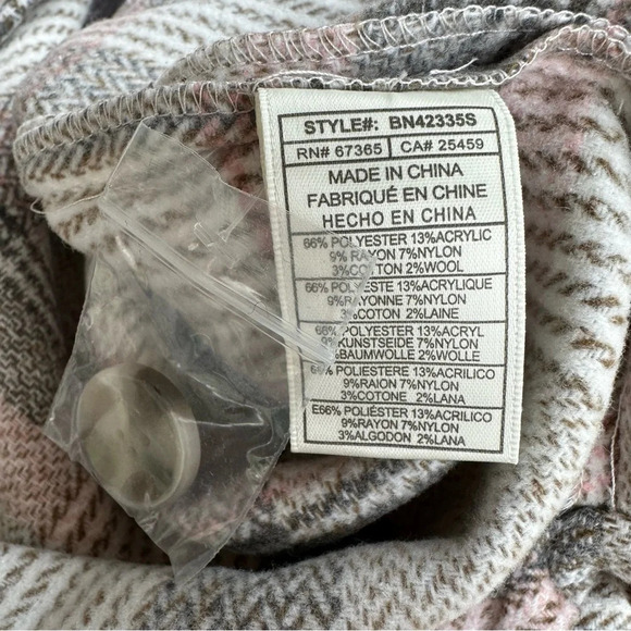 Steve Madden NWOT High Noon Cozy Gray Pink Plaid Flannel Sherpa Shacket Medium - Picture 9 of 10